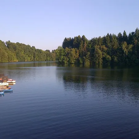 Spacious Holiday In Near Forest Сasa de vacaciones